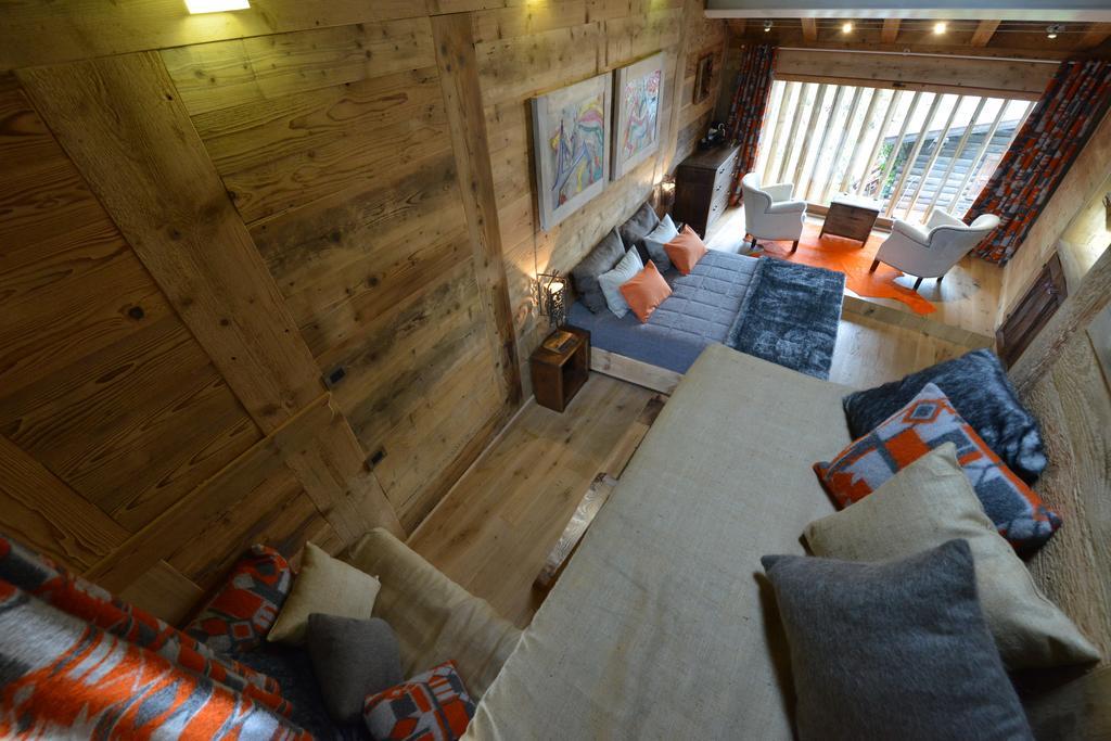Bed & Breakfast La Maison De Dolphe De Charme & Art Gallery Brusson